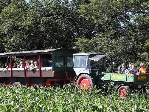 Planwagentour mit dem Traktor