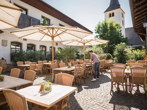 Innenhof mit Weingarten