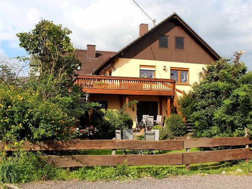 Hausansicht auf dem Steinackerhof im Hunsrück