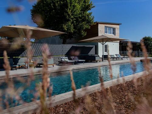 hubertushof-eifel-ferienhaus-mit-pool