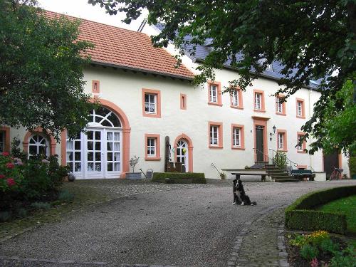 Hofansicht auf dem Ferienhof Weires in der Eifel