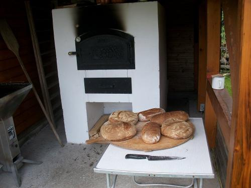 Brot aus unseren Steinbackofen