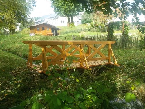 Brücke zum Spielplatz