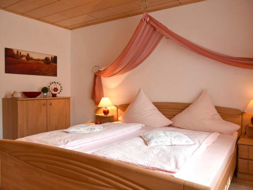 Schlafzimmer Ferienwohnung Bergblick