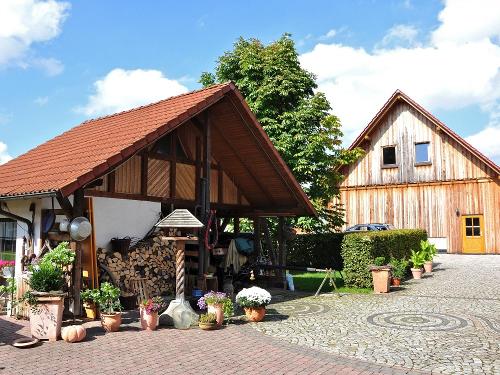Hofgelände Landhotel "Zur Pferdetränke"