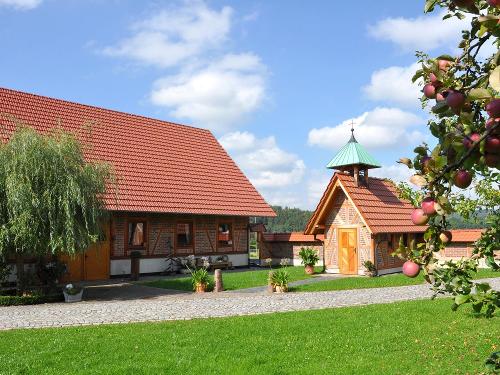Festscheune und Hofkapelle