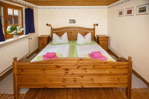 Ferienwohnung Vorratskammer: Schlafzimmer mit Doppelbett