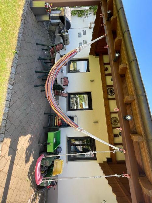 Überdachte Terrasse im Garten