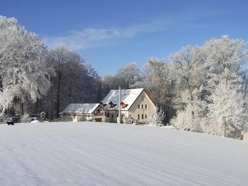 Forsthaus im Winter