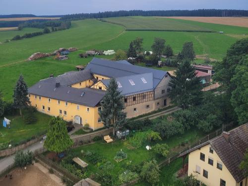 Der Vierseitenhof - Mittelpunkt unseres Lebens Der Vierseitenhof - Mittelpunkt unseres Lebens
