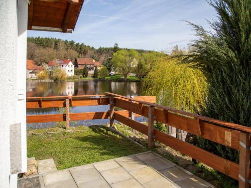 Haus am Teich: Blick von der Ostterrasse