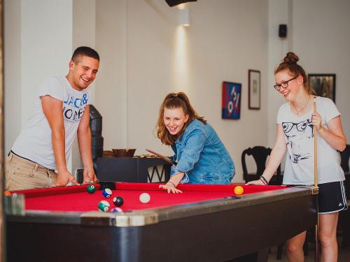 Billard spielen