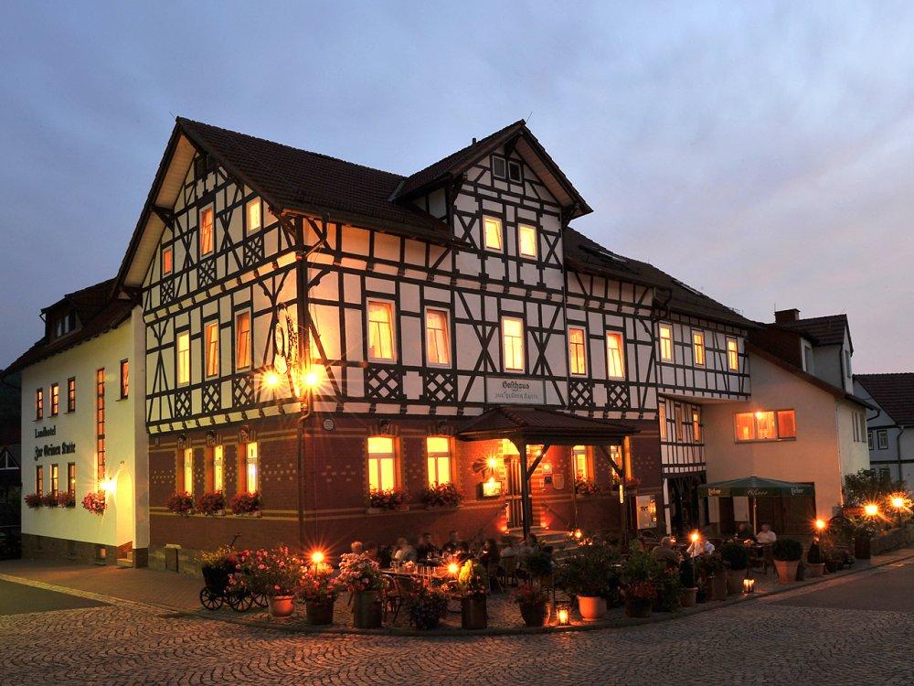 Landhotel in der Abenddämmerung Landhotel in der Abenddämmerung