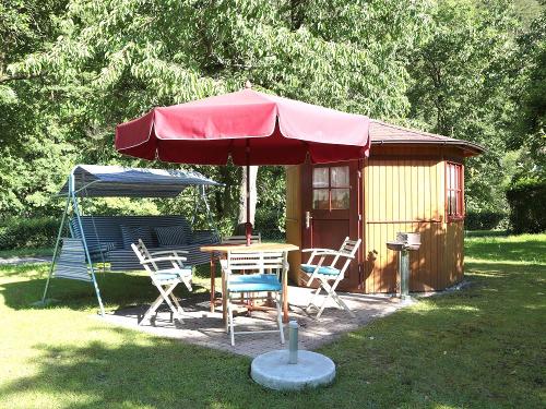 Gartenhaus mit Grillplatz