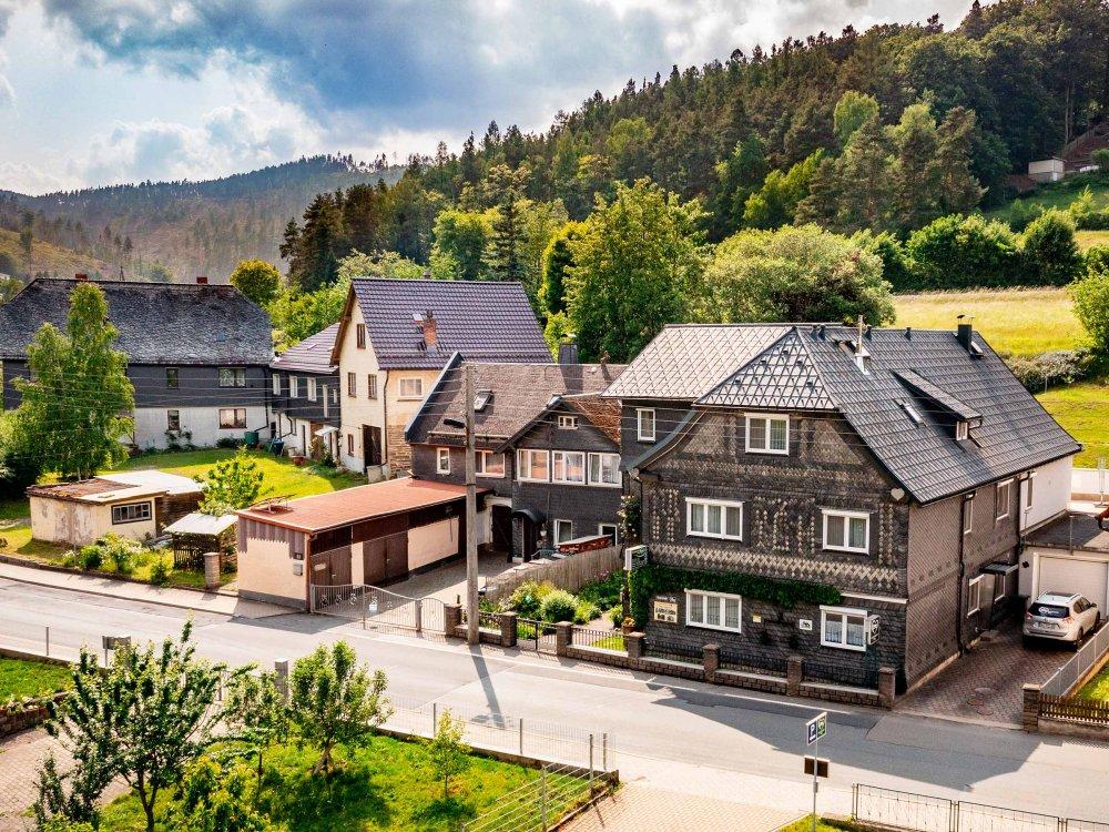 Feriendomizil Frey im Schwarzatal - Hausansicht Feriendomizil Frey im Schwarzatal - Hausansicht