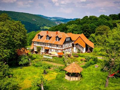 Hof Sickenberg mit Blick in den Naturpark