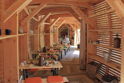 Begehbarer Lindwurm innen