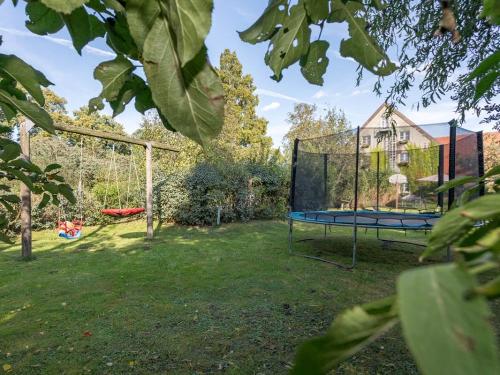 Garten mit Trampolin