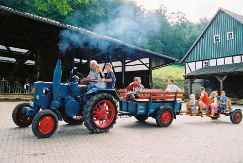 Auf dem Traktor