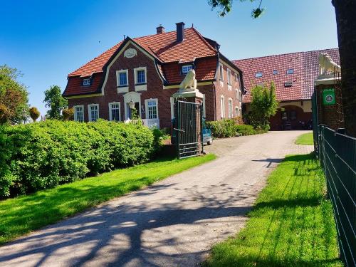 Hofeinfahrt Hofeinfahrt