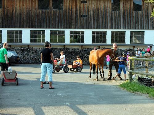Spielen auf dem Hof