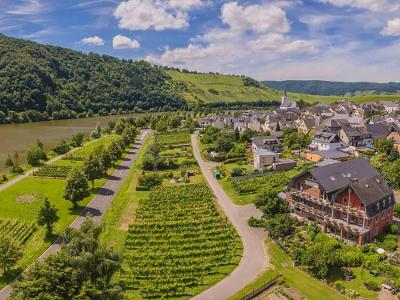 Weingut Kreuz-Bauer in Minheim an der Mosel