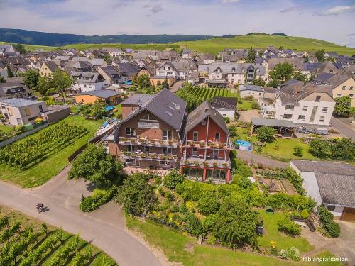 Weingut Kreuz-Bauer in Minheim an der Mosel