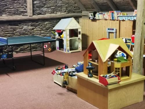 Spielscheune mit Tischtennis und Kikerspiel