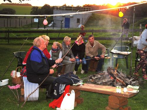 Lagerfeuer in gemütlicher Runde