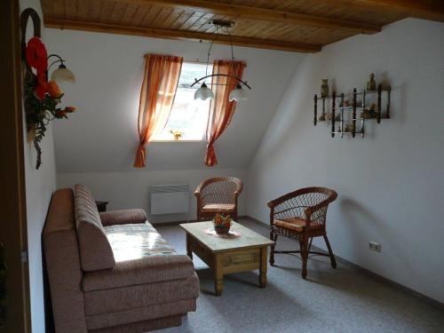 Wohnzimmer mit Schlafsofa Fewo  Sonnenblume