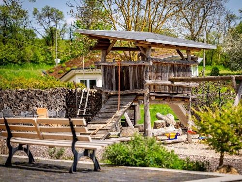 Ferienhof am Biberbach: Spielplatz im Garten
