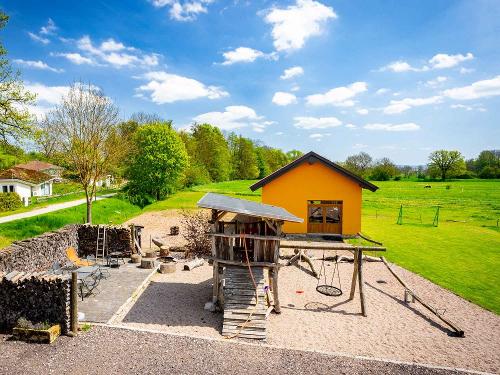Ferienhof am Biberbach: Spielplatz & Spielscheune
