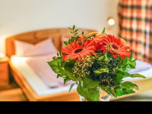 josenhof_studiozimmer_blumen-1-468x312