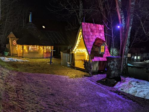 Grillkota-beleuchtung-Hexenhuettli-scaled