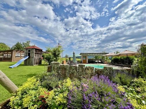 Pool und Garten Pool und Garten