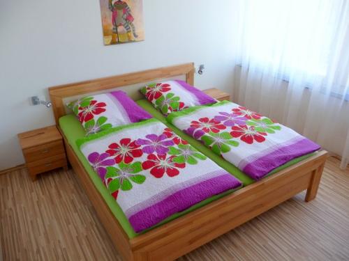 Schlafzimmer Ferienwohnung Nussbaum