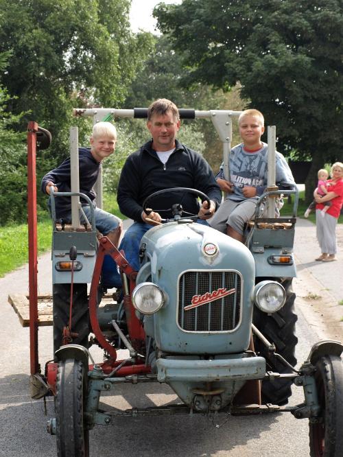 Albert und sein alter Eicher" Marianne"