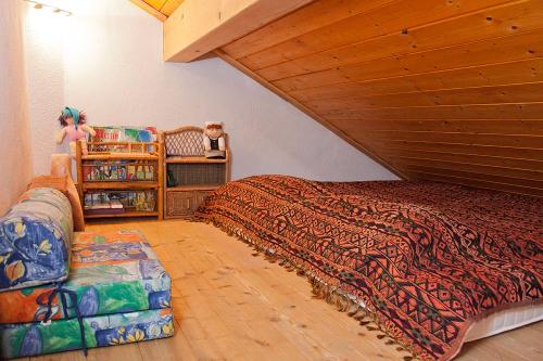 Die Kleine (Wohnung1) Kinderniesche