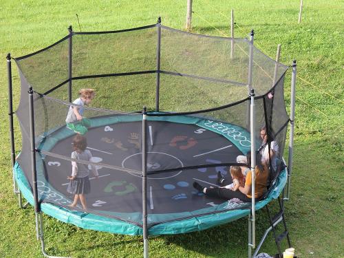 Unser grosses Trampolin Unser grosses Trampolin