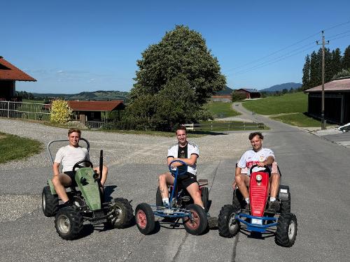 Fahrspaß auf dem Kettcar Fahrspaß auf dem Kettcar