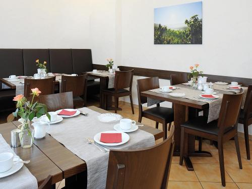 Frühstücksraum im Weingut Reis in Mehring