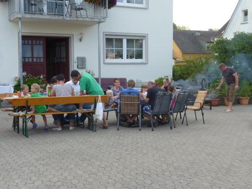 Grillen im Hof