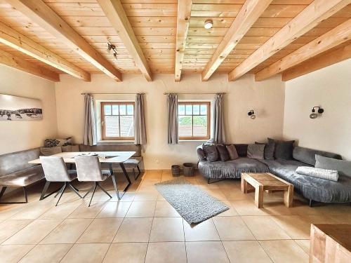 Wohnen in der Agnesa Serafina auf Paulas Bauernhof für Familien im Bayerischen Wald Wohnen in der Agnesa Serafina auf Paulas Bauernhof für Familien im Bayerischen Wald