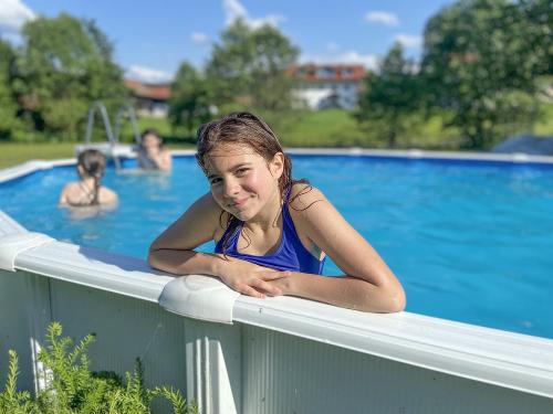 beheizbarer, ab Mai, Sommerpool auf Paulas Bauernhof für Familien im Bayerischen Wald beheizbarer, ab Mai, Sommerpool auf Paulas Bauernhof für Familien im Bayerischen Wald