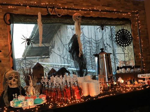 Halloweenbuffet auf Paulas Bauernhof für Familien im Bayerischen Wald Halloweenbuffet auf Paulas Bauernhof für Familien im Bayerischen Wald