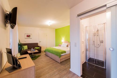 Gästezimmer - Cafe & Wein
