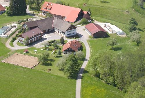 Unser Hof von oben