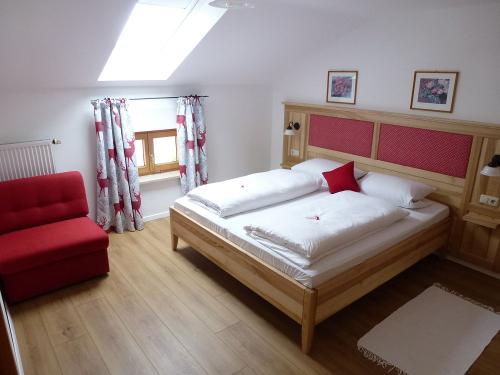 Schlafzimmer der Ferienwohnung Hochgern