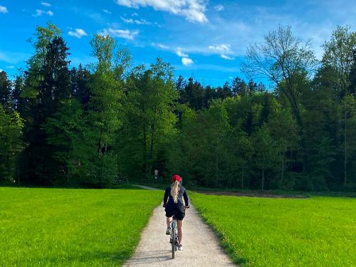 Fahrradfahren durch unserer herrliche Landschaft