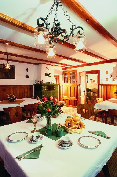 Frühstücksraum auf dem Wallnerhof